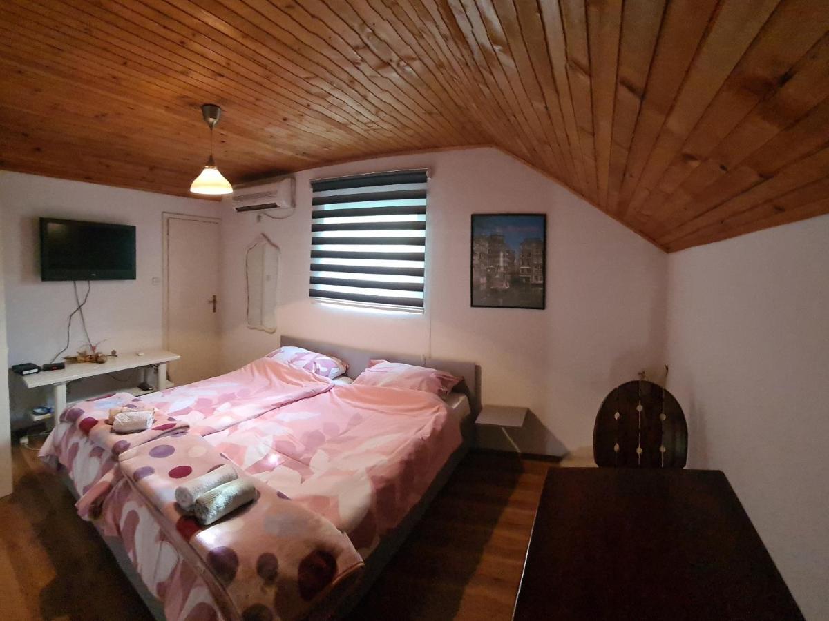 Hostel Fm โมสตาร์ ภายนอก รูปภาพ